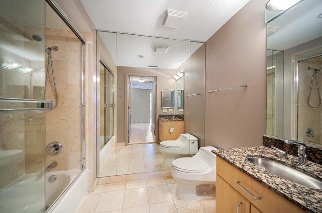 Building Photo - 1515 N Wells St