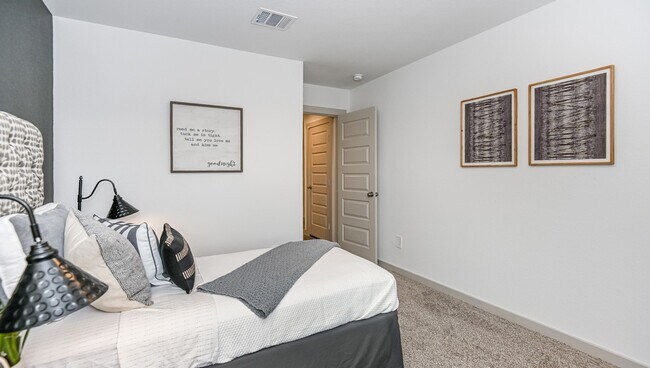 Building Photo - 7918 Murciana Dr