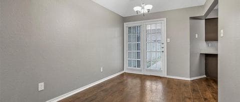 Building Photo - 808 Custer St
