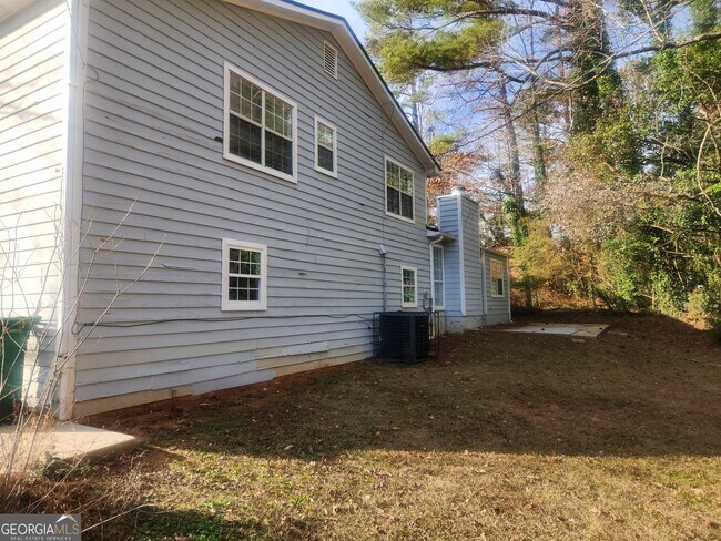 Building Photo - 1682 Charmeth Rd