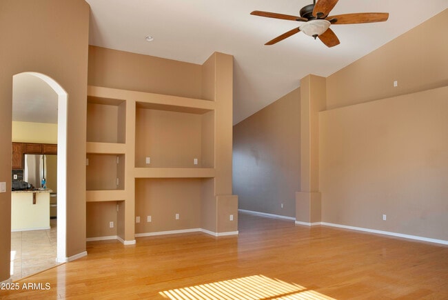 Building Photo - 46011 W Keller Dr