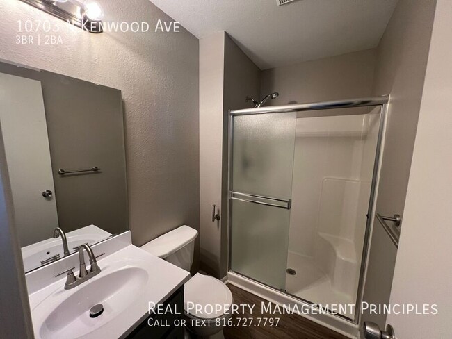 Building Photo - *MOVE-IN SPECIAL* Completely Remodeled, Sp...