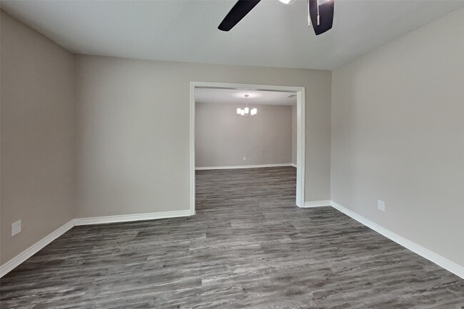 Building Photo - 18330 Ella Blvd