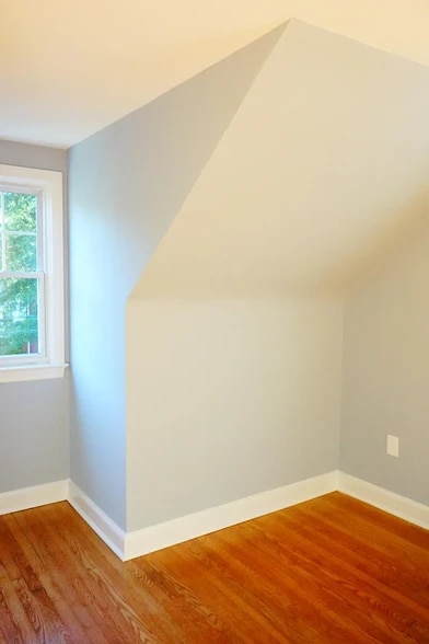 Building Photo - 910 Kennebec Ave