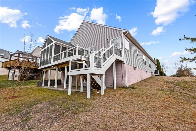 Building Photo - 3 Bed 3 Bath in 55+ Four Seasons Dumfries, VA