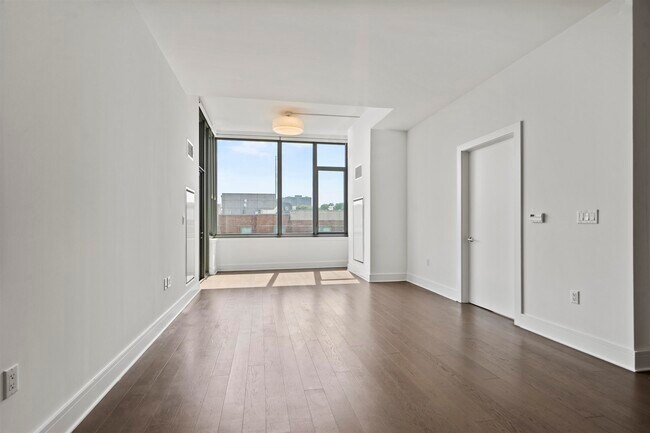 Building Photo - 9 Ave at Port Imperial