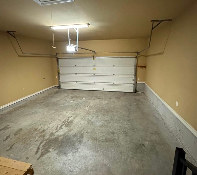 Building Photo - 212 Sandhill Oak Dr