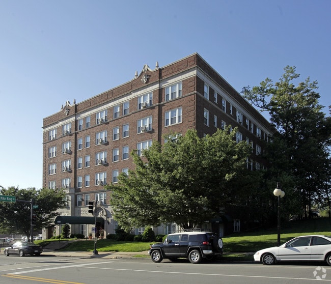 Building Photo - Castlereagh Apartments