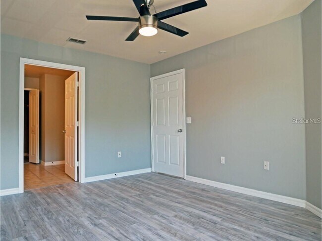 Building Photo - 5560 Rosehill Rd