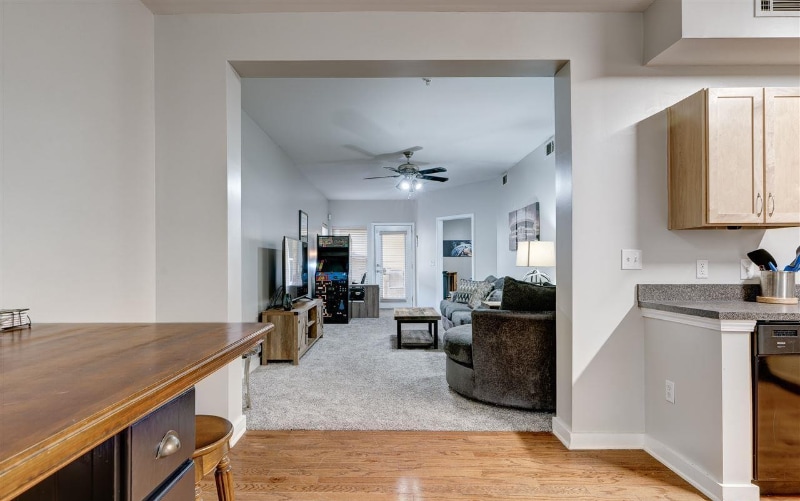 Building Photo - 401 20th St S