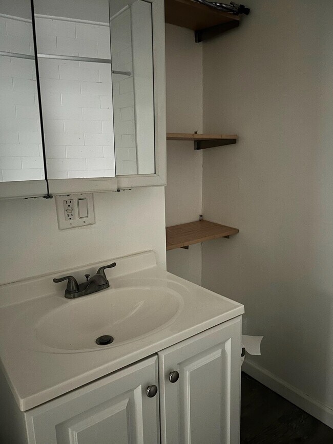 Building Photo - 344 Pavonia Ave