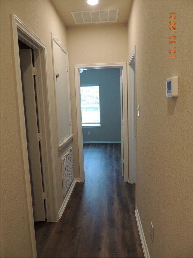 Building Photo - 615 Hayman St