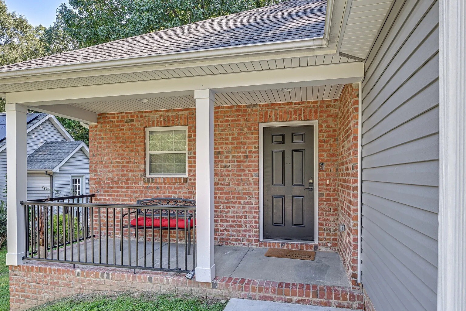 Building Photo - Room in House on Vasser Pl