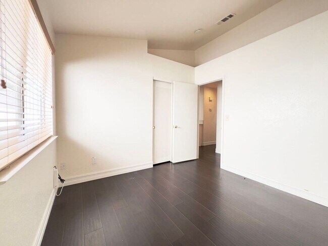 Building Photo - 54 Sea Holly Way