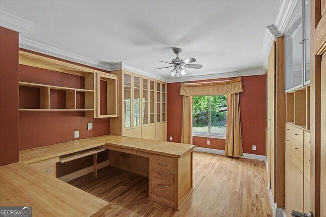 Building Photo - 269 W Hermitage Rd NE