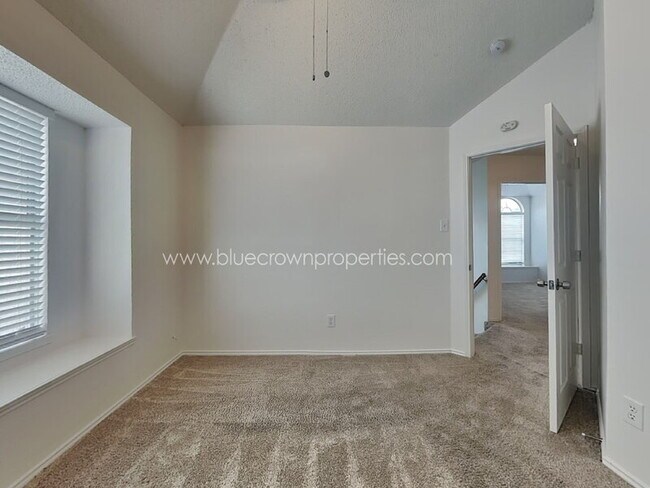 Building Photo - 1409 Post Oak Dr