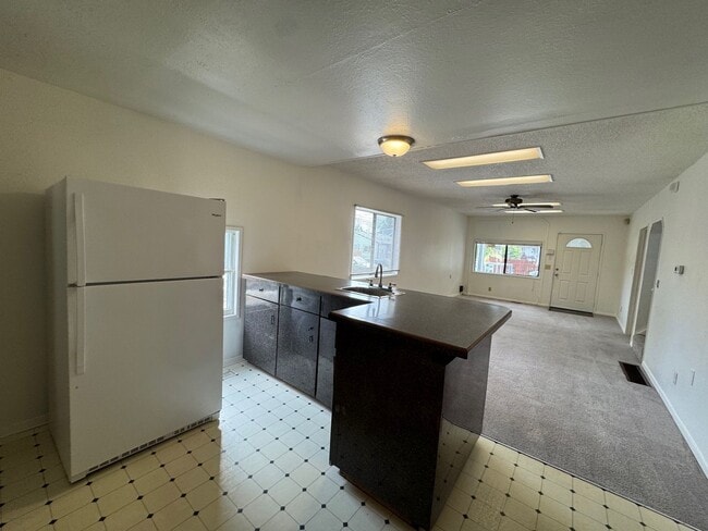 Building Photo - Cozy 4 bed 2 bath home in South Seattle