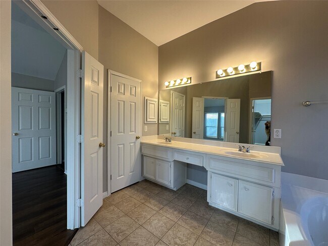 Building Photo - 11619 Buck Springs Trail