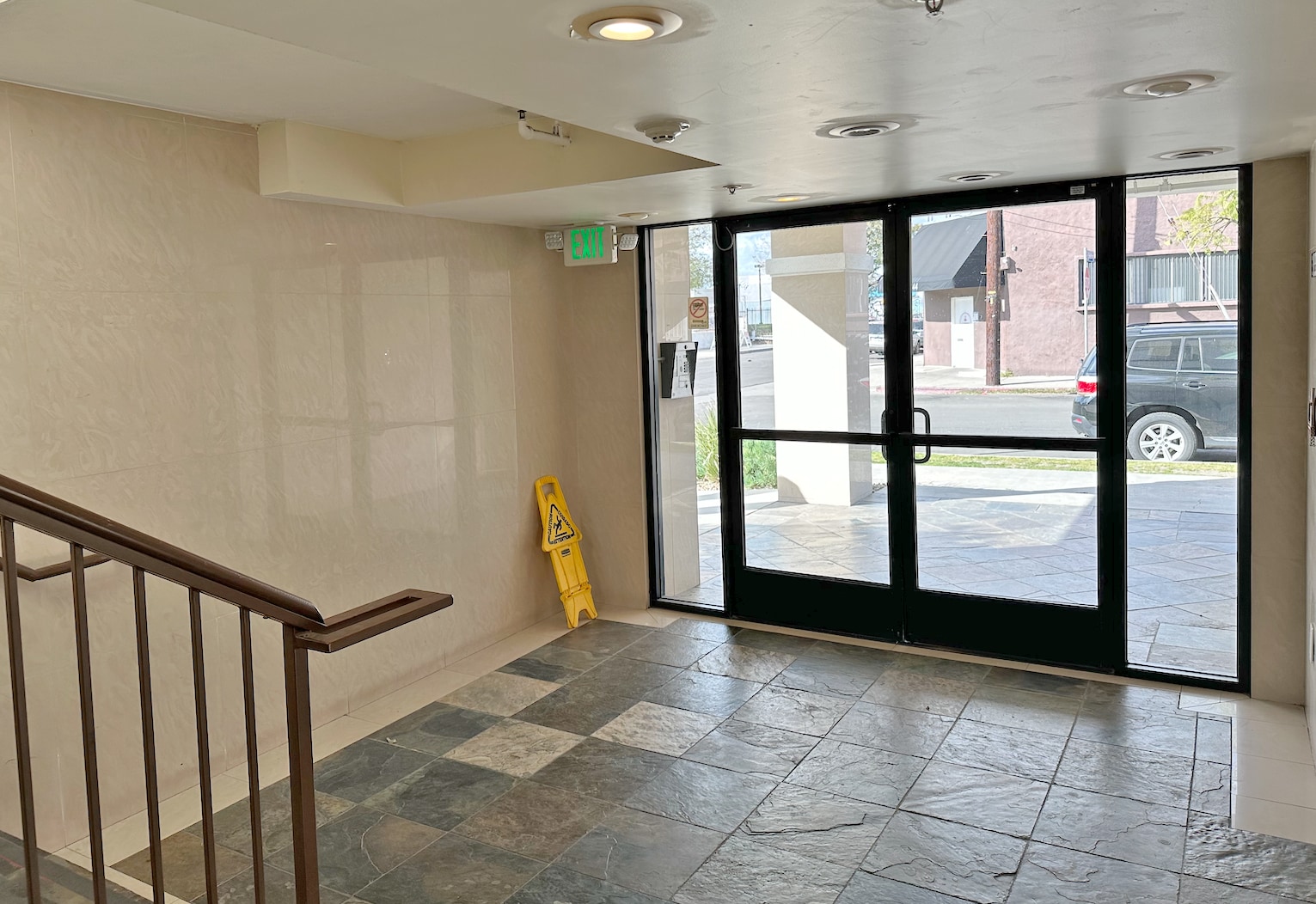 Front Entrance - 5330 Satsuma Ave