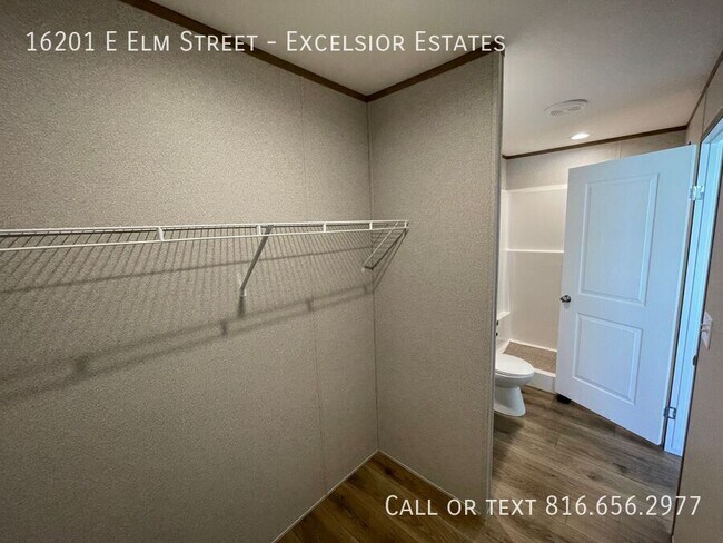 Building Photo - 16201 Elm St