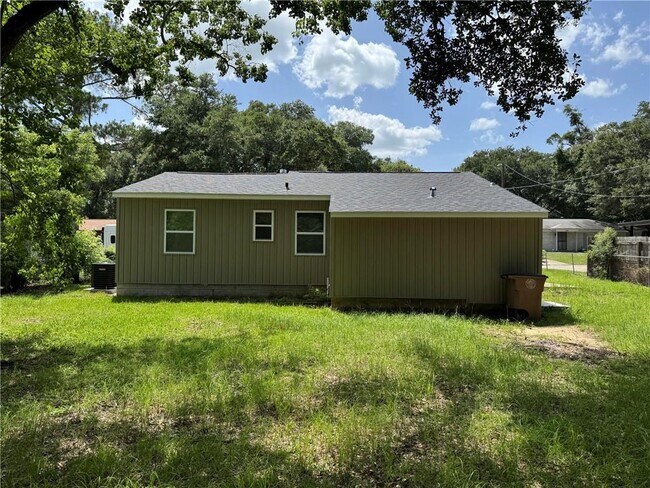 Building Photo - 2120 Baker Rd