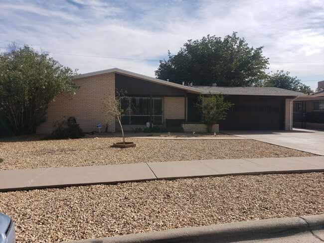Building Photo - Eastwood Area Rental