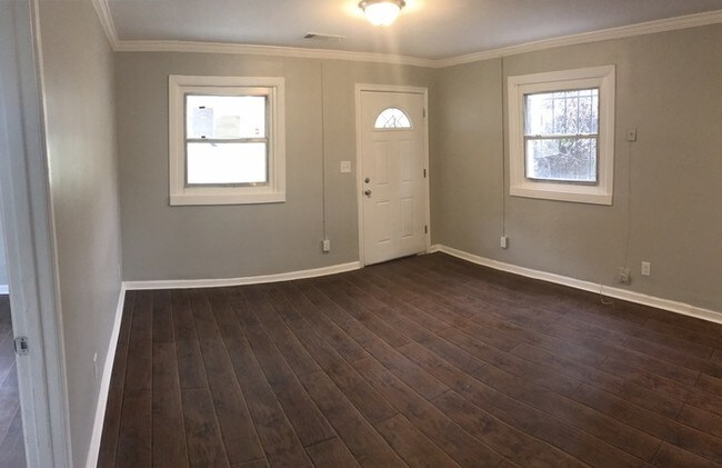 Building Photo - 321 Betsy Ave SW