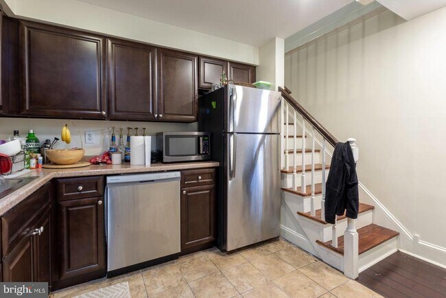 Building Photo - 1631 Green St