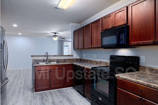 Building Photo - 1122 E Lee Rd