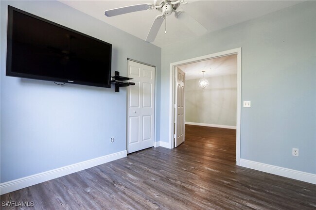 Building Photo - 14801 Park Lake Dr