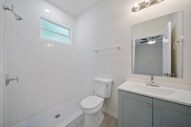 Building Photo - Brand New Home located in the heart of Tampa!