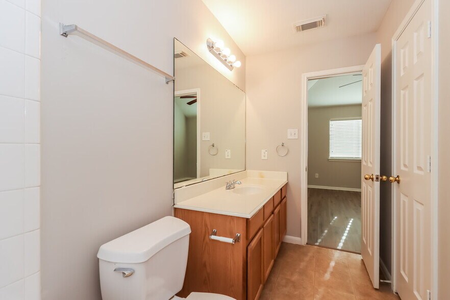 Building Photo - 7122 Aurora Falls Ln