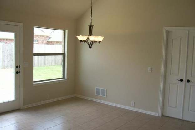 Building Photo - 2633 Pine Trail Dr