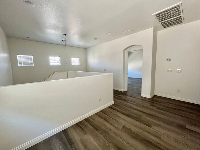 Building Photo - 9493 Alma Ridge Ave