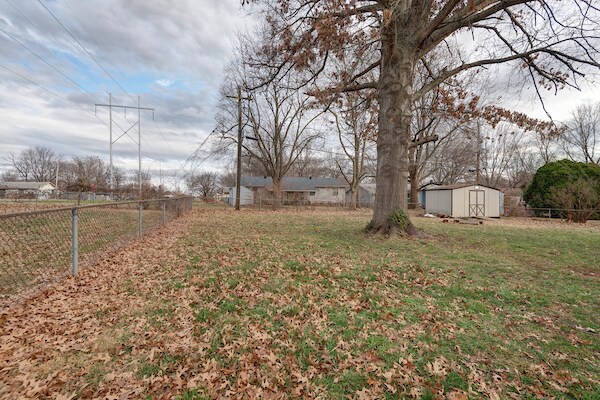 Building Photo - 3128 S Pinehurst Ave
