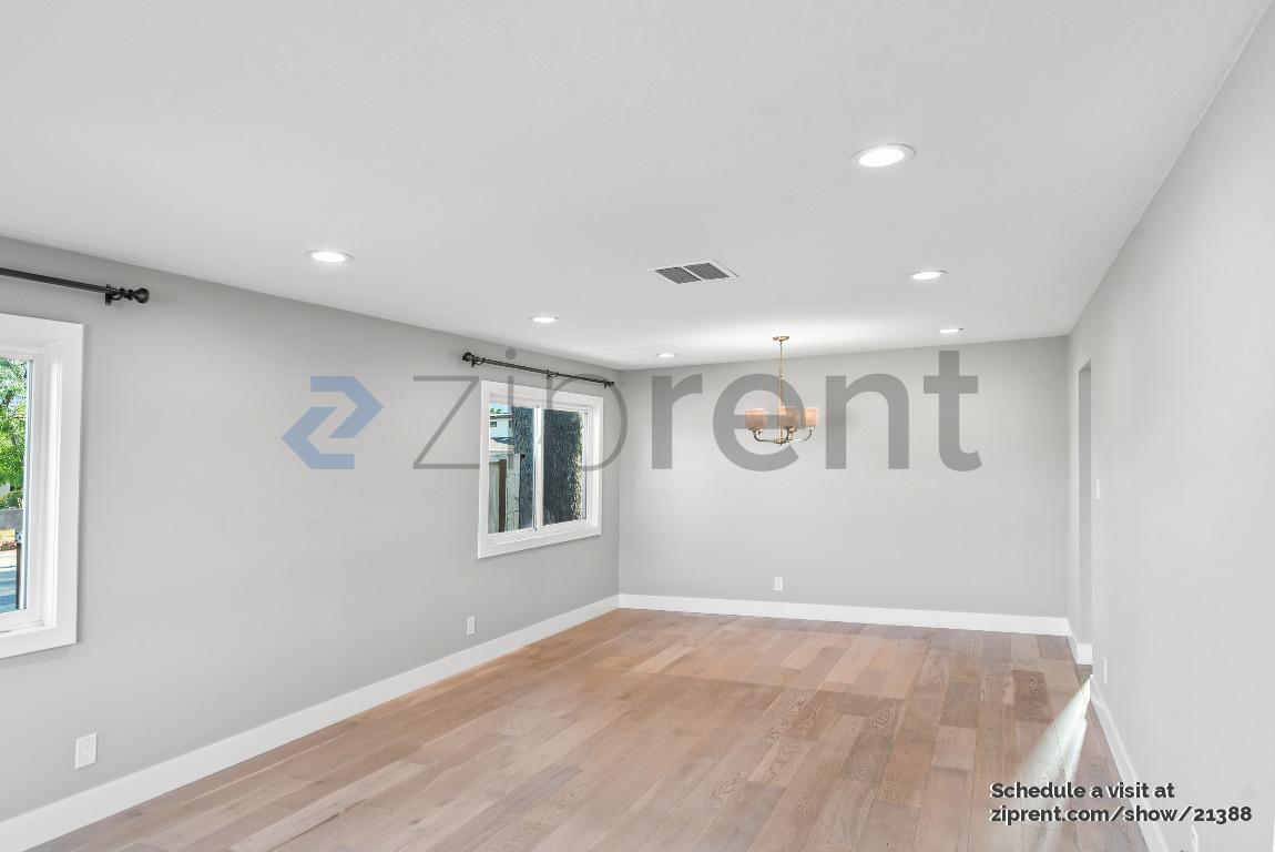 Building Photo - 2435 Denevi Dr