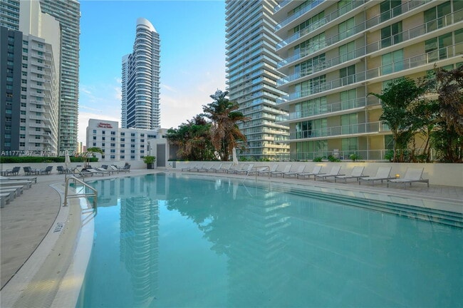 Building Photo - 1100S S Miami Ave