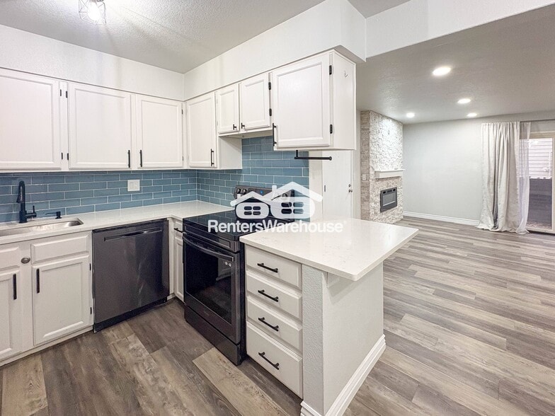 Building Photo - 12073 E Harvard Ave