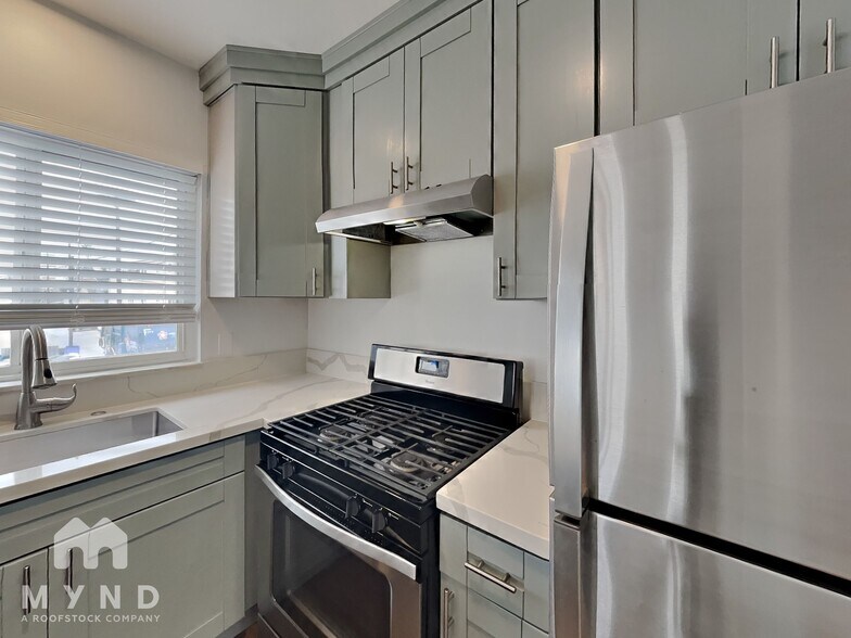 Building Photo - 4178 S 32nd St