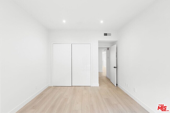 Building Photo - 10630 Wilkins Ave