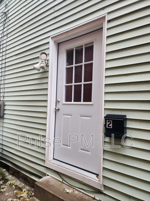 Building Photo - 1539 St Clair St