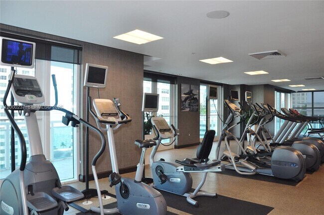 Building Photo - 951 Brickell Ave