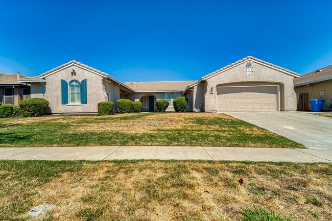 Primary Photo - Stunning 4-Bedroom Home with Spacious Yard