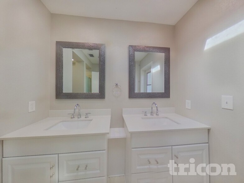 Building Photo - 1550 Hobson St