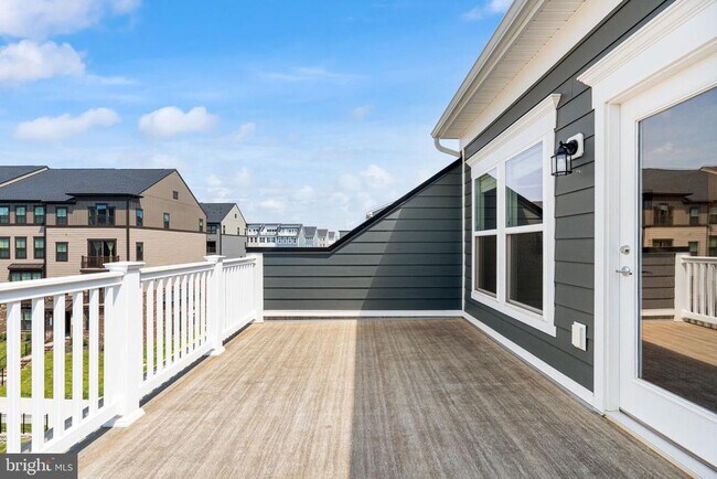 Building Photo - 1747 Riverbluff Ave