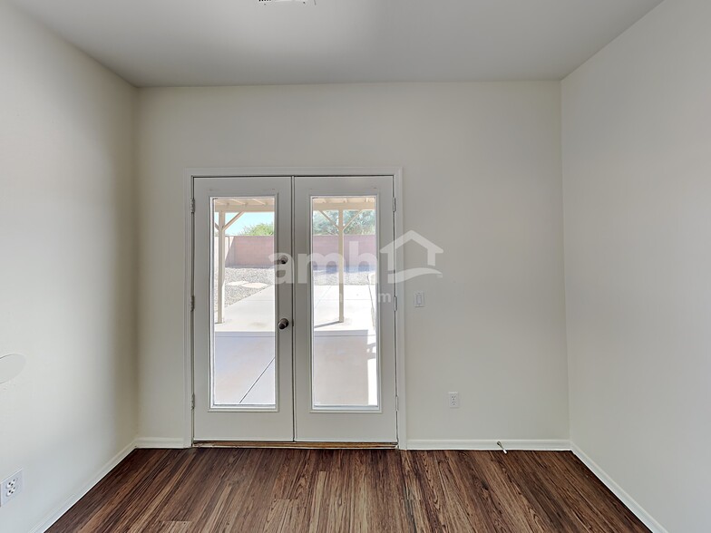Building Photo - 3413 E Flower St