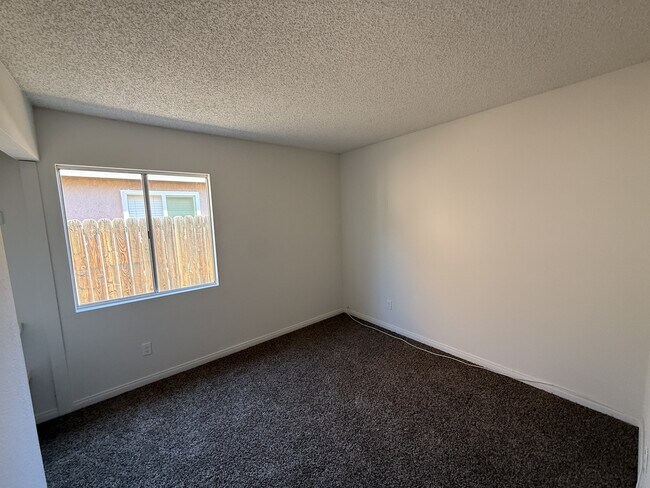 Building Photo - 480 Prairie Way