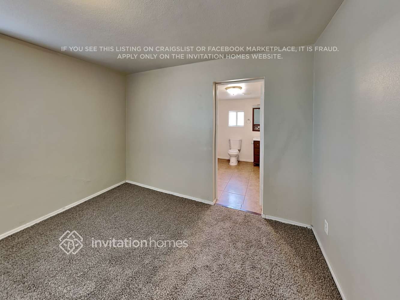 Building Photo - 2944 W Solano Dr N