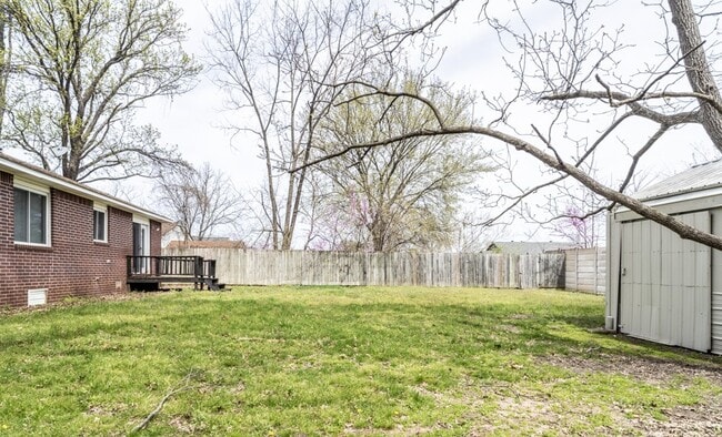 Building Photo - 2714 E Central Ave