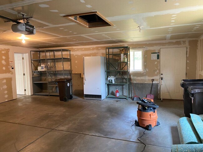 Building Photo - 4 Bed 2 Bath Home In South Boulder.  Devils Thumb Neighborhood!